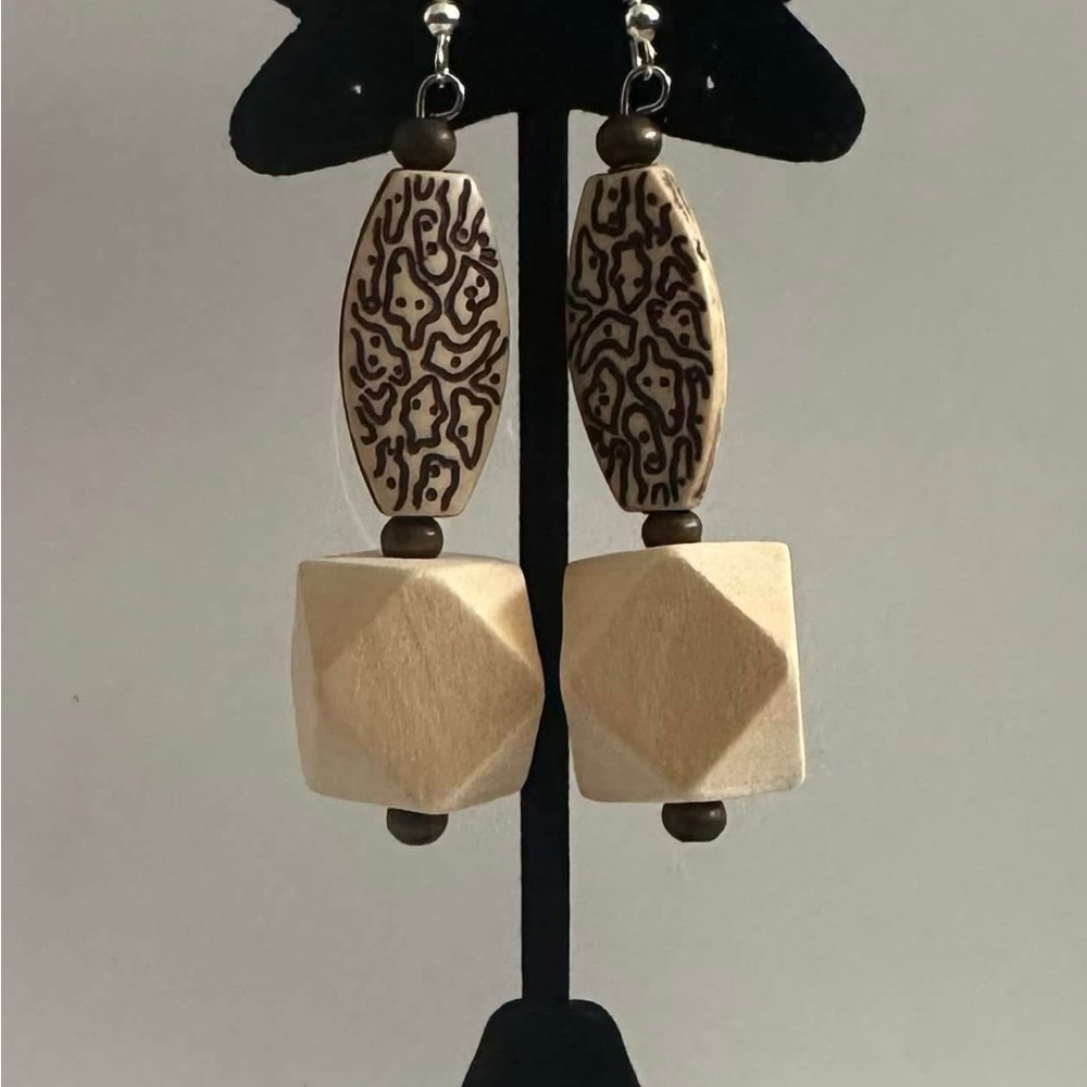Elegant Cream and Brown Geometric Earrings